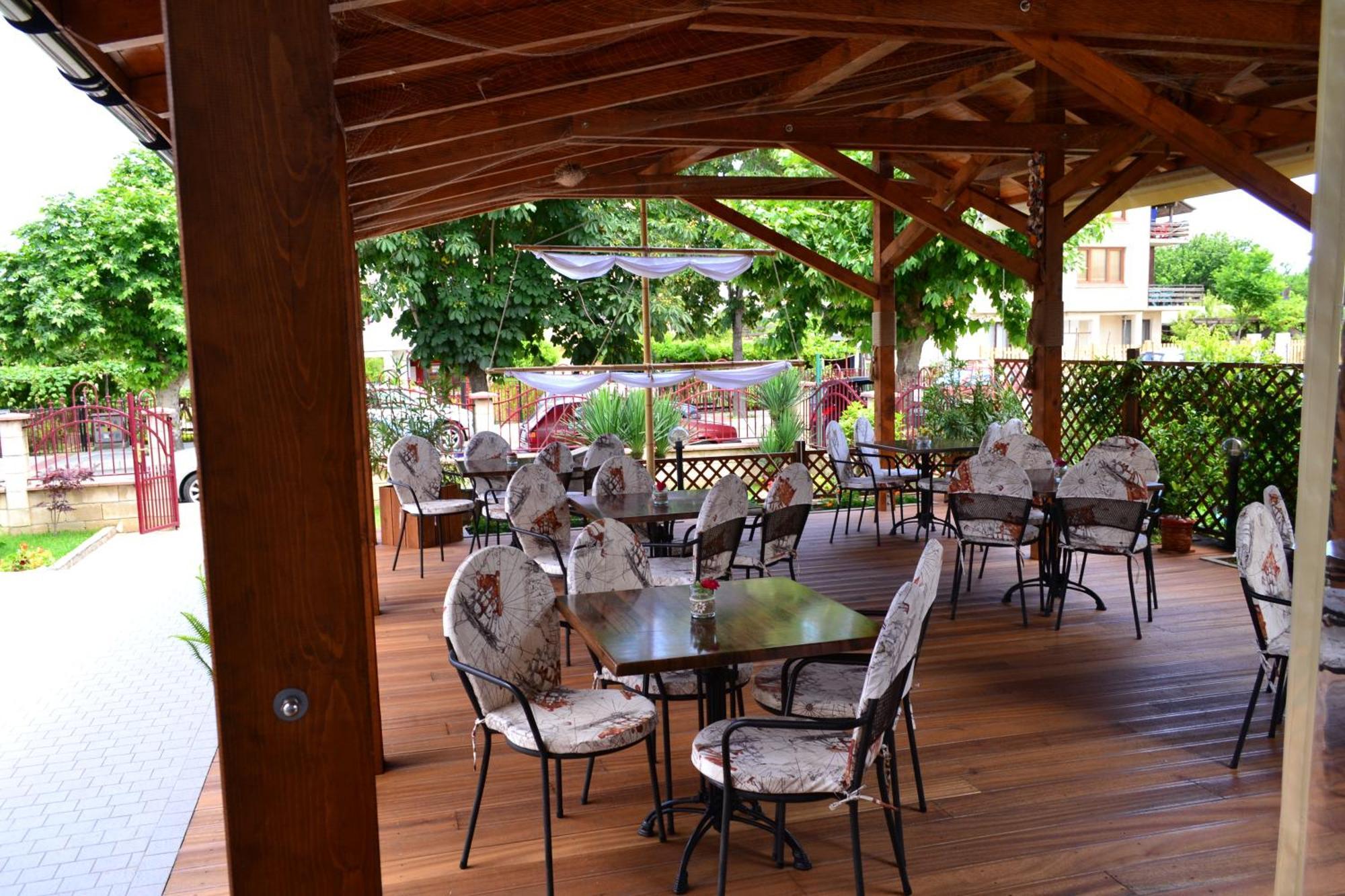 Saint George Family Hotel Lozenets Eksteriør bilde