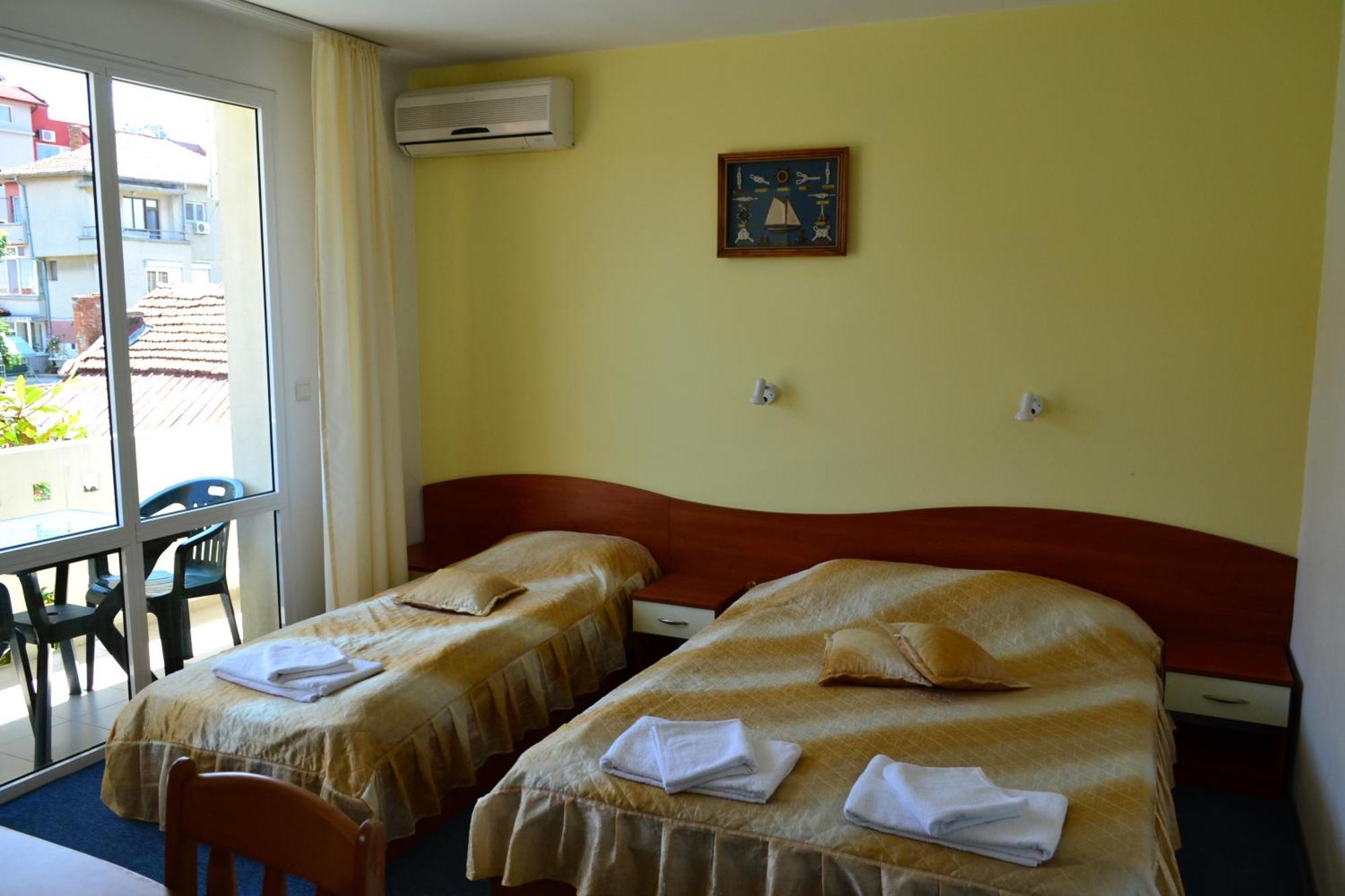Saint George Family Hotel Lozenets Eksteriør bilde